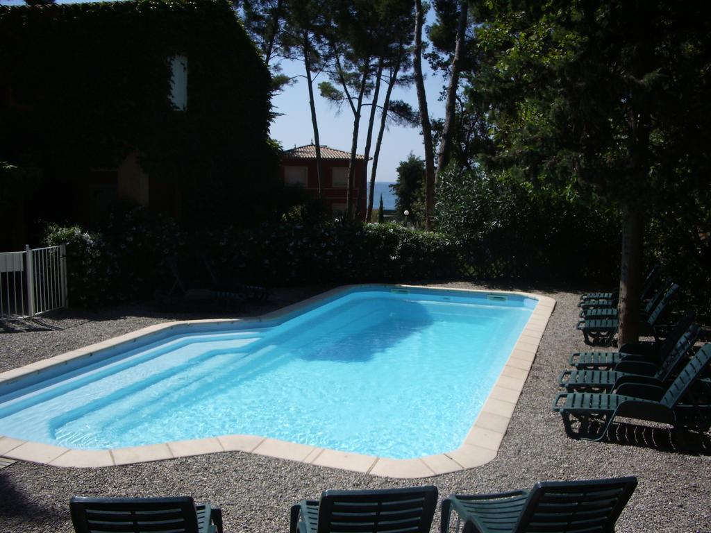 50m Plage T2 Grande Terrasse Vue Mer Climatisé Piscine Chauffée, Parking clos gratuit Sanary-sur-Mer Extérieur photo
